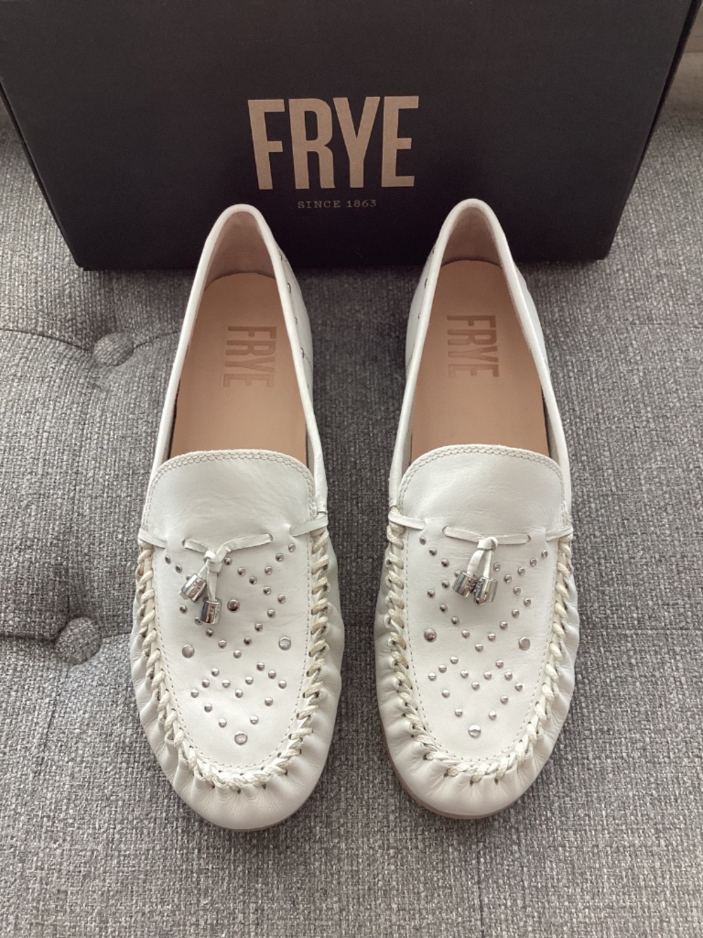 Frye Naya Stud Loafer, size 8.5